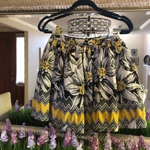 Alice + Olivia Ellis Daisy Jacquard skirt 💛